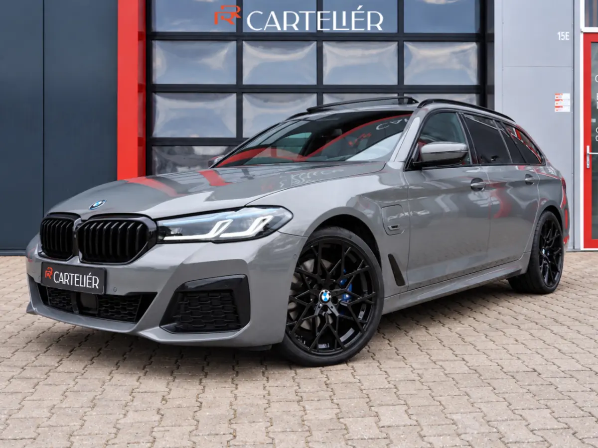530e M-Sport | 530e M-Sport | Laser | Pano | ACC | M5 Stoelen | H&K | 360 Cam | Stuurwielverwarming | Carplay - Android | Breedset | Leder | Memory | Head-Up | Lane Assist | Ambient | Keyles