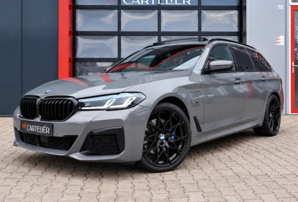530e M-Sport | 530e M-Sport | Laser | Pano | ACC | M5 Stoelen | H&K | 360 Cam | Stuurwielverwarming | Carplay - Android | Breedset | Leder | Memory | Head-Up | Lane Assist | Ambient | Keyles