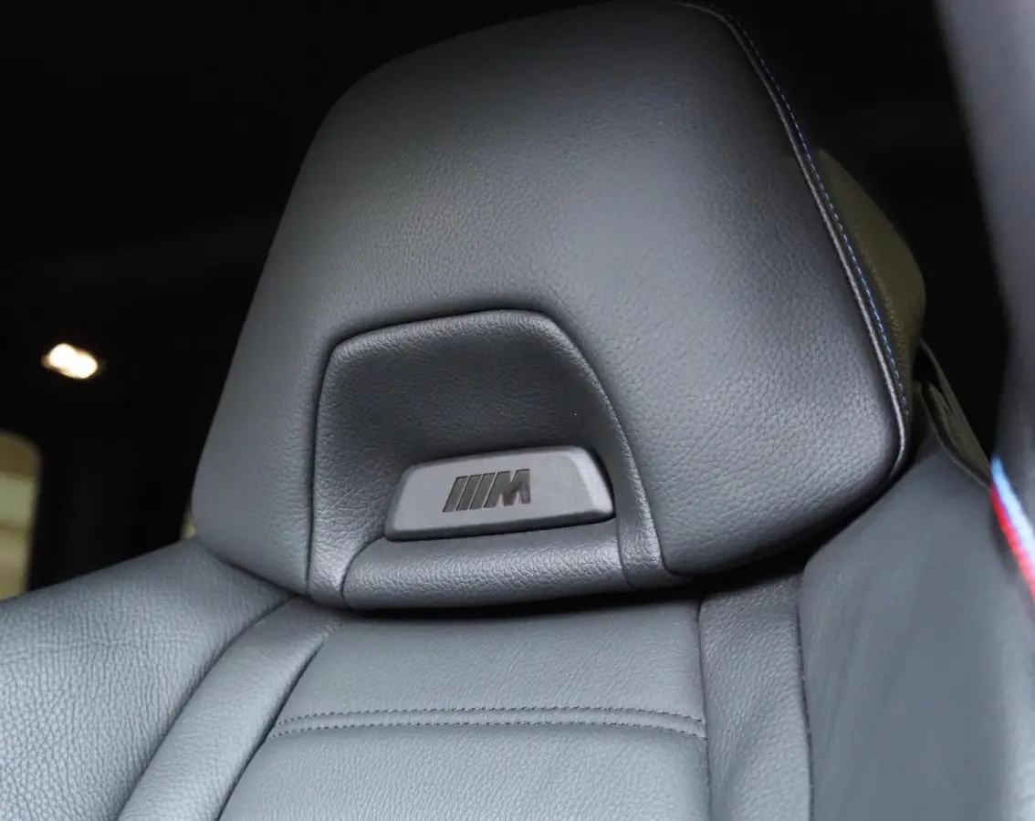 530e M-Sport | 530e M-Sport | Laser | Pano | ACC | M5 Stoelen | SOH 90% | H&K | 360 Cam | Stuurwielverwarming | Carplay - Android | Breedset | Leder | Memory | Head-Up | Lane Assist | Ambien