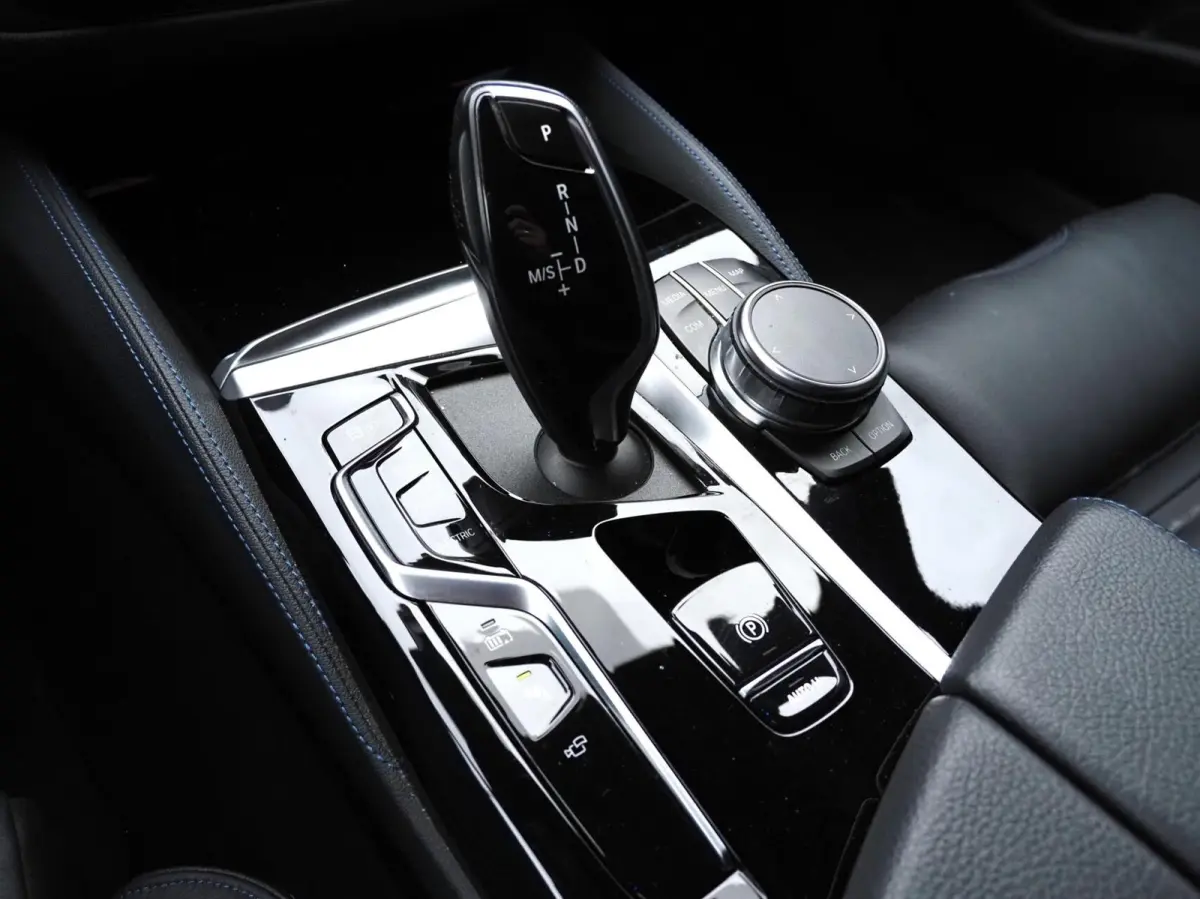 530e M-Sport | 530e M-Sport | Laser | Pano | ACC | M5 Stoelen | H&K | 360 Cam | Stuurwielverwarming | Carplay - Android | Breedset | Leder | Memory | Head-Up | Lane Assist | Ambient | Keyles