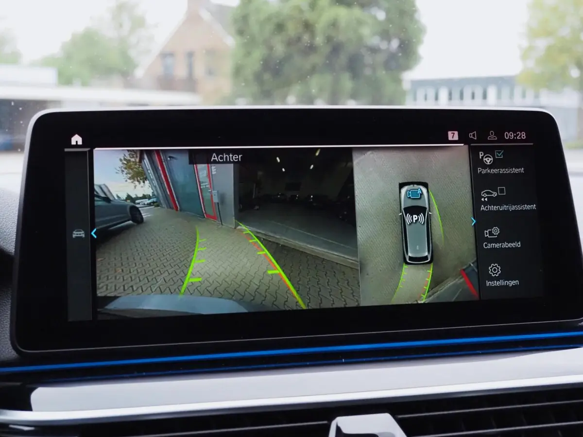 530e M-Sport | 530e M-Sport | Laser | Pano | ACC | M5 Stoelen | H&K | 360 Cam | Stuurwielverwarming | Carplay - Android | Breedset | Leder | Memory | Head-Up | Lane Assist | Ambient | Keyles