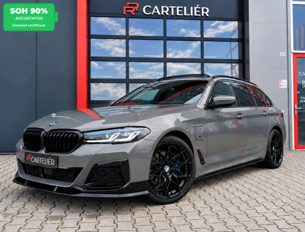 530e M-Sport | 530e M-Sport | Laser | Pano | ACC | M5 Stoelen | SOH 90% | H&K | 360 Cam | Stuurwielverwarming | Carplay - Android | Breedset | Leder | Memory | Head-Up | Lane Assist | Ambien