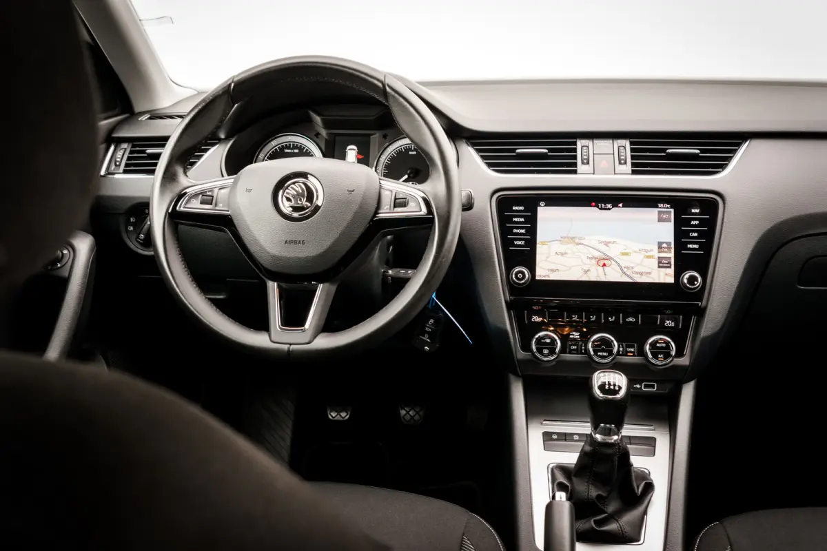 1.0 TSi Ambi. Business | Trekhaak | PDC | Carplay | 18 Inch LMV | Org. NL