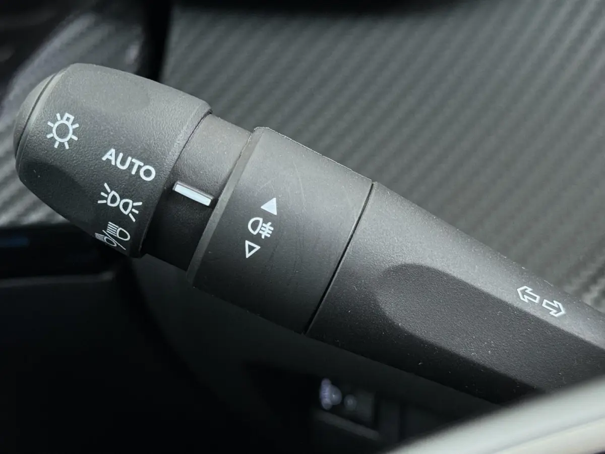 SUV Style 100pk | Navigatie via Apple Carplay en Android auto | Automatische Airco | Parkeersensoren achter | Cruise control