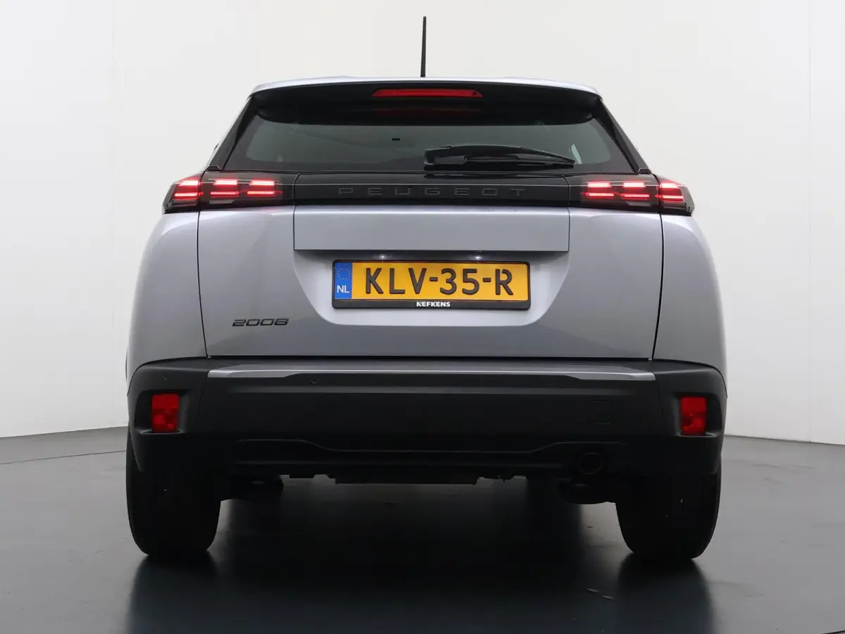 SUV Style 100pk | Navigatie via Apple Carplay en Android auto | Automatische Airco | Parkeersensoren achter | Cruise control