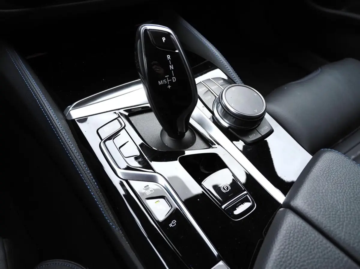 530e M-Sport | 530e M-Sport | Laser | Pano | ACC | M5 Stoelen | H&K | 360 Cam | Stuurwielverwarming | Carplay - Android | Breedset | Leder | Memory | Head-Up | Lane Assist | Ambient | Keyles