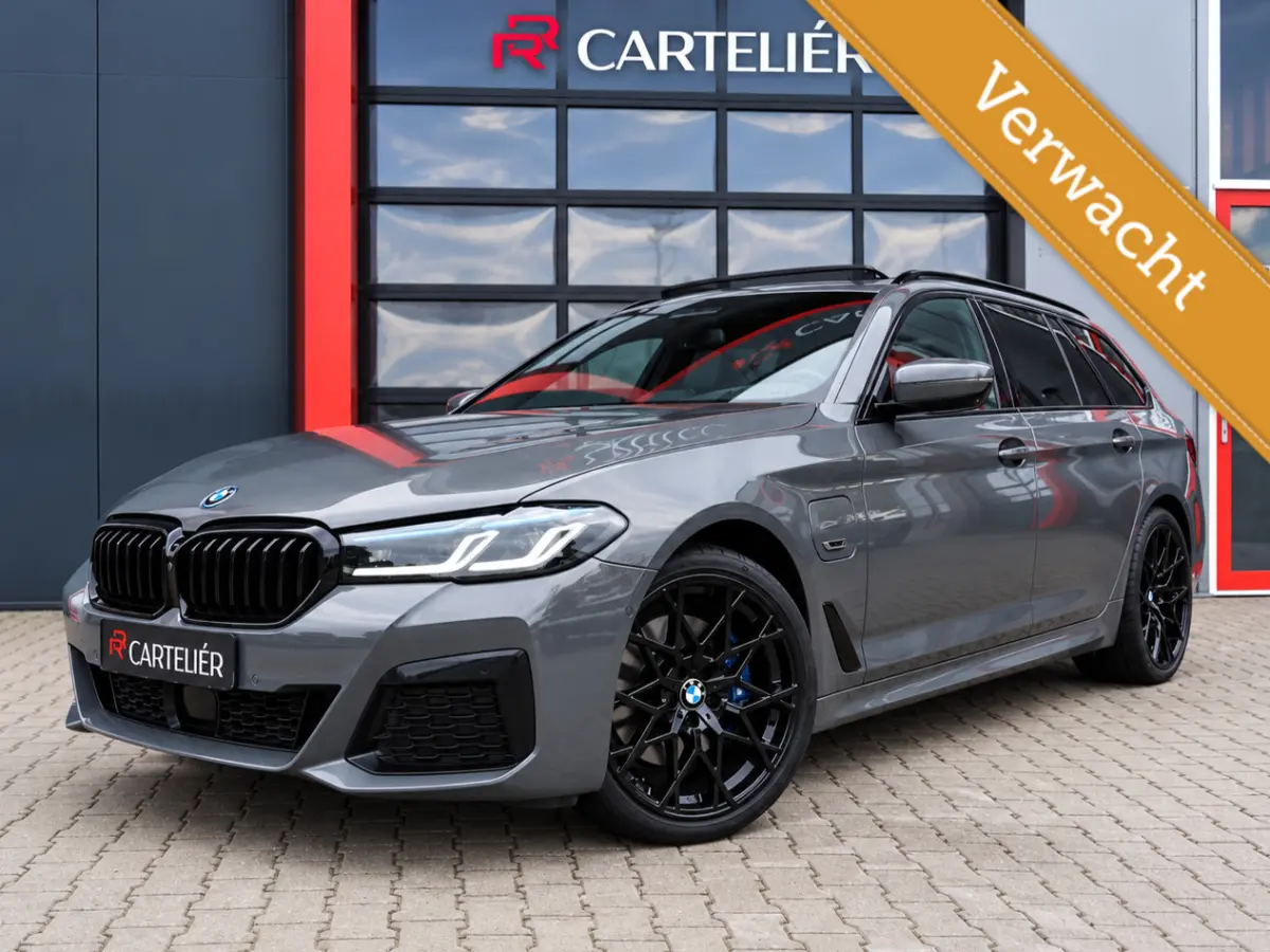 530e M-Sport | 530e M-Sport | Laser | Pano | ACC | M5 Stoelen | H&K | 360 Cam | Stuurwielverwarming | Carplay - Android | Breedset | Leder | Memory | Head-Up | Lane Assist | Ambient | Keyles