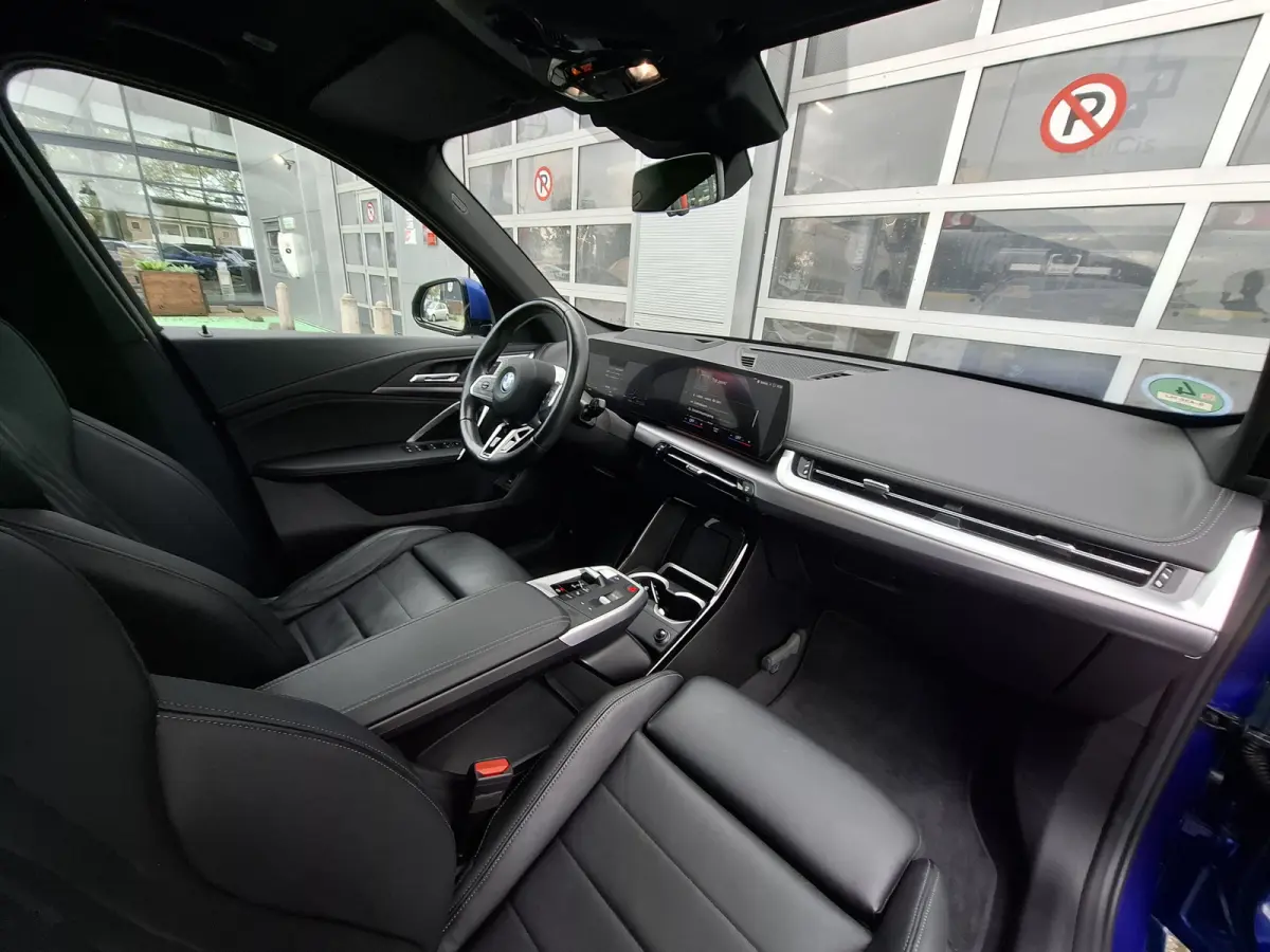 xDrive25e | Onderhoud t/m 2030/120.000km | Navigatie/Carplay | LM Velgen 19" | Voorstoelen/Stuur Verwarmd | Elektrisch Panoramadak | Lederen bekleding | 360 Camera |