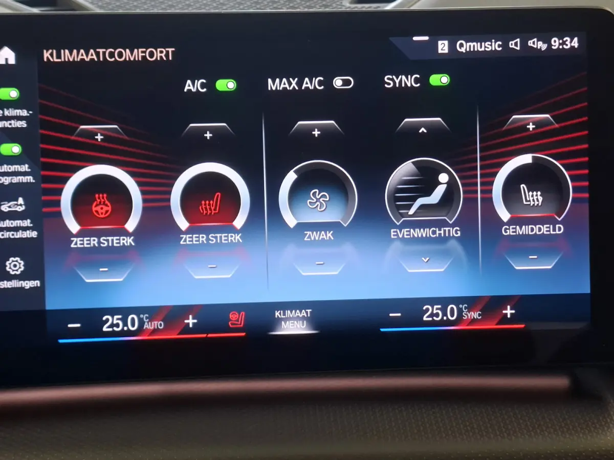 xDrive25e | Onderhoud t/m 2030/120.000km | Navigatie/Carplay | LM Velgen 19" | Voorstoelen/Stuur Verwarmd | Elektrisch Panoramadak | Lederen bekleding | 360 Camera |