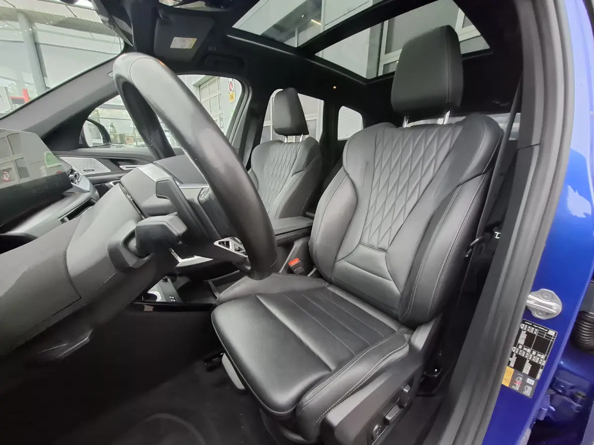 xDrive25e | Onderhoud t/m 2030/120.000km | Navigatie/Carplay | LM Velgen 19" | Voorstoelen/Stuur Verwarmd | Elektrisch Panoramadak | Lederen bekleding | 360 Camera |
