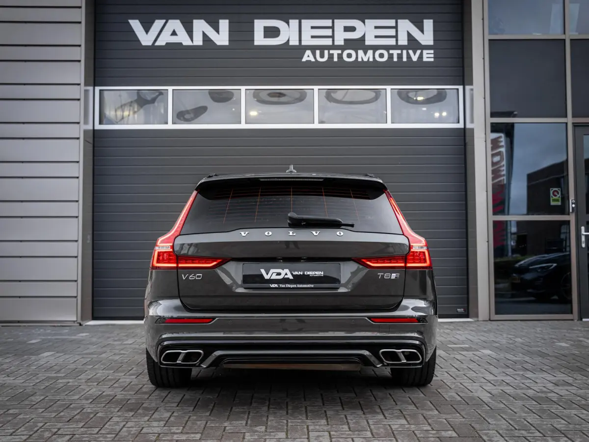 2.0 T8 Recharge AWD R-Design - Pano l ACC l 19'' l 360cam l Memory l HUD