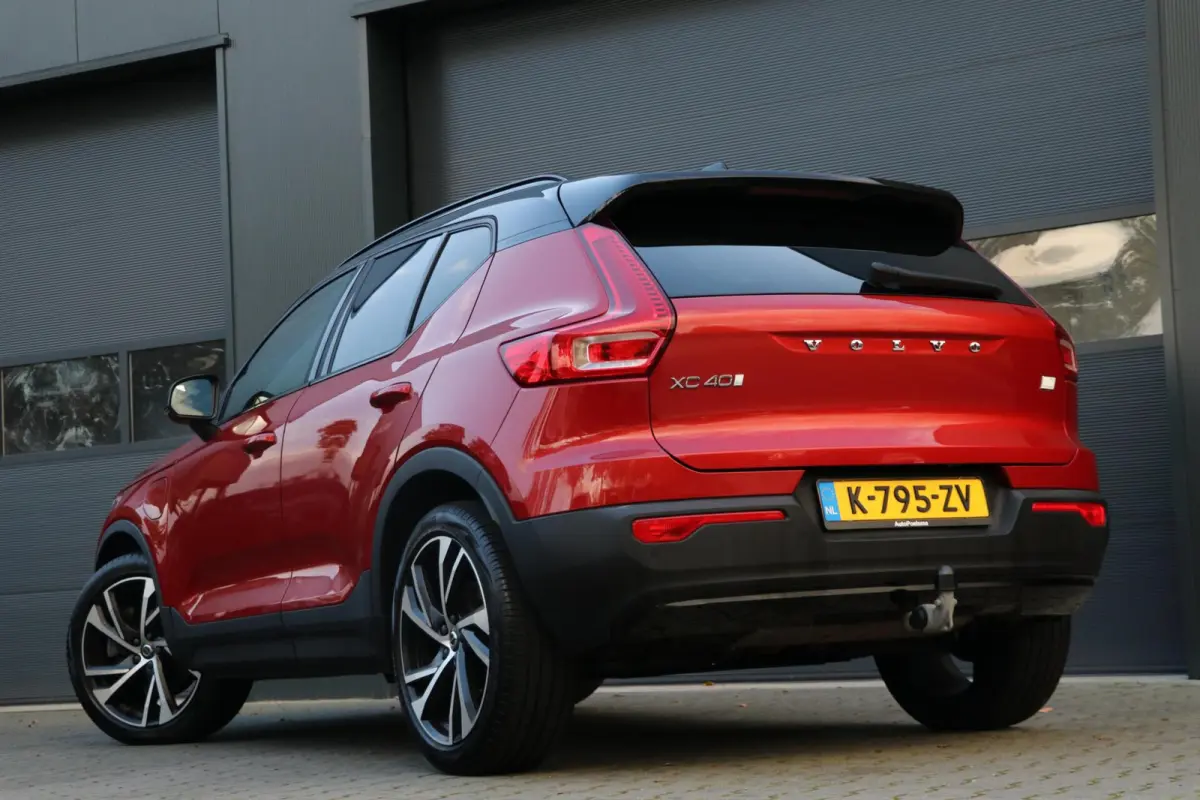 1.5 T5 |R-DESIGN| AdaptivCruise PolestarEngineered Panodak Trekhaak Harman/Kardon Alcantara AppleCarplay TwoTone Camera NL auto BJ2021