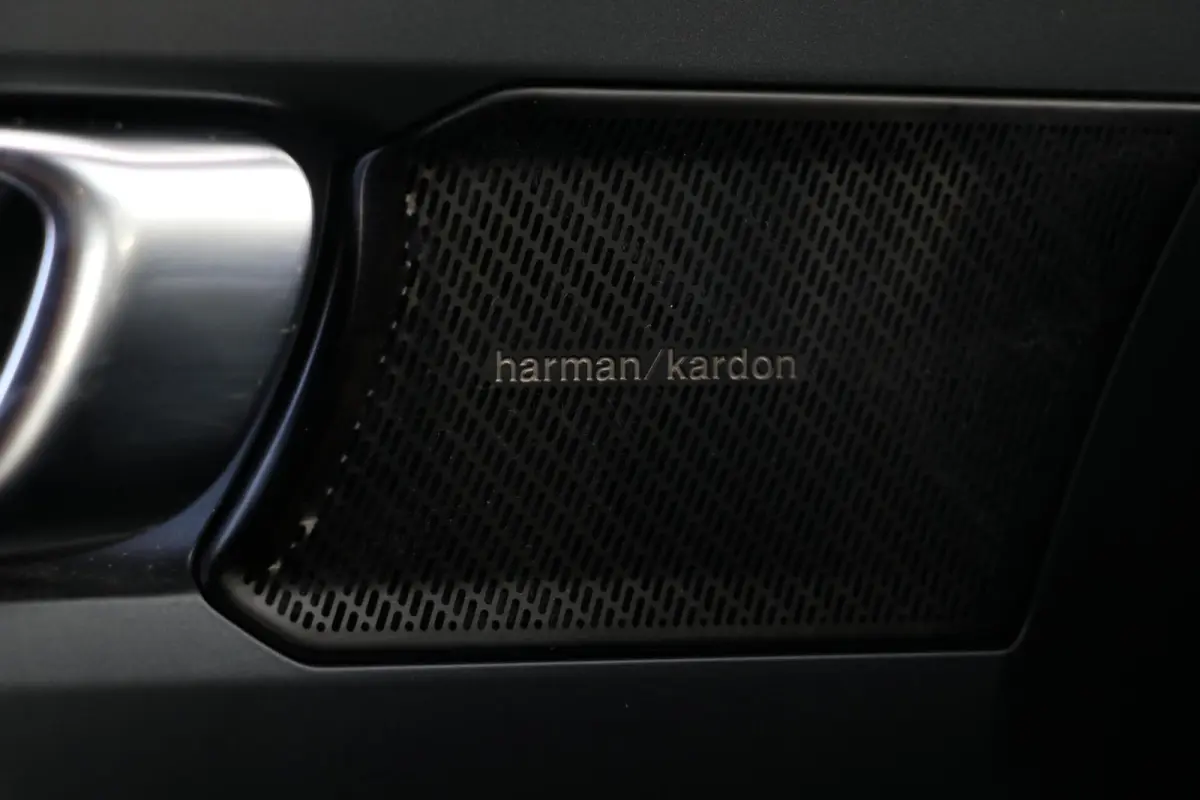 1.5 T5 |R-DESIGN| AdaptivCruise PolestarEngineered Panodak Trekhaak Harman/Kardon Alcantara AppleCarplay TwoTone Camera NL auto BJ2021