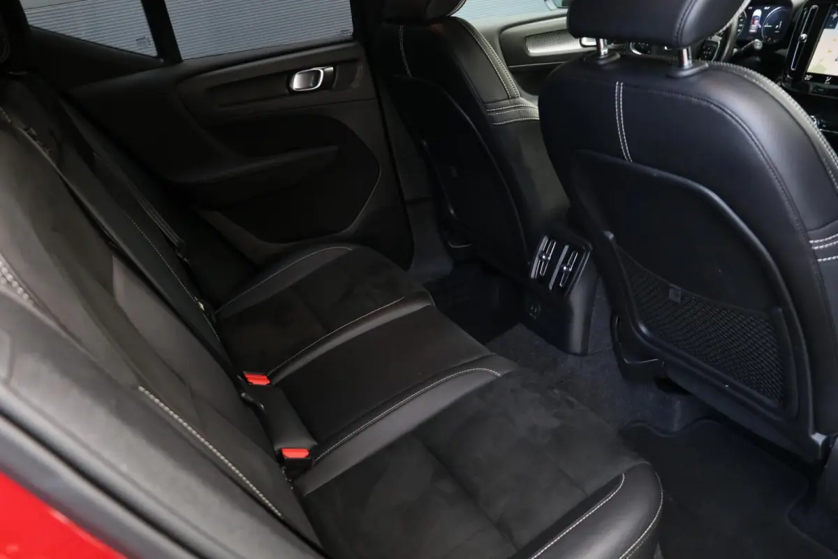 1.5 T5 |R-DESIGN| AdaptivCruise PolestarEngineered Panodak Trekhaak Harman/Kardon Alcantara AppleCarplay TwoTone Camera NL auto BJ2021