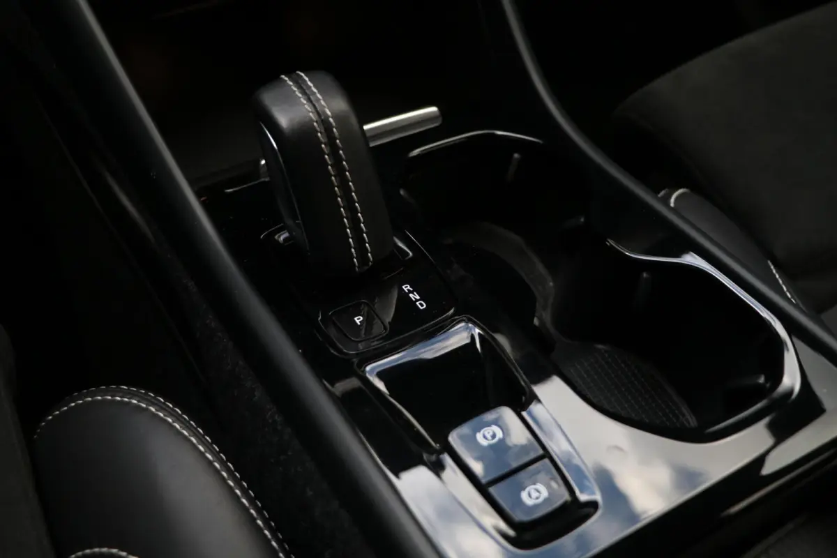 1.5 T5 |R-DESIGN| AdaptivCruise PolestarEngineered Panodak Trekhaak Harman/Kardon Alcantara AppleCarplay TwoTone Camera NL auto BJ2021