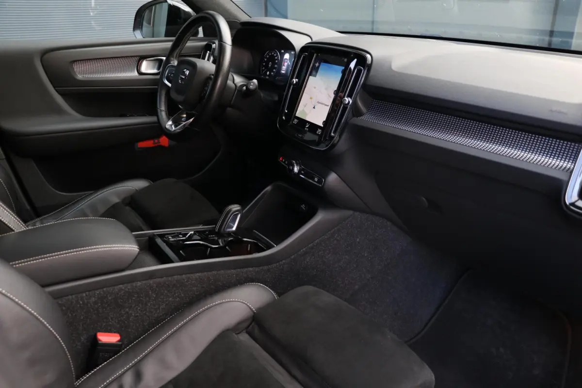 1.5 T5 |R-DESIGN| AdaptivCruise PolestarEngineered Panodak Trekhaak Harman/Kardon Alcantara AppleCarplay TwoTone Camera NL auto BJ2021
