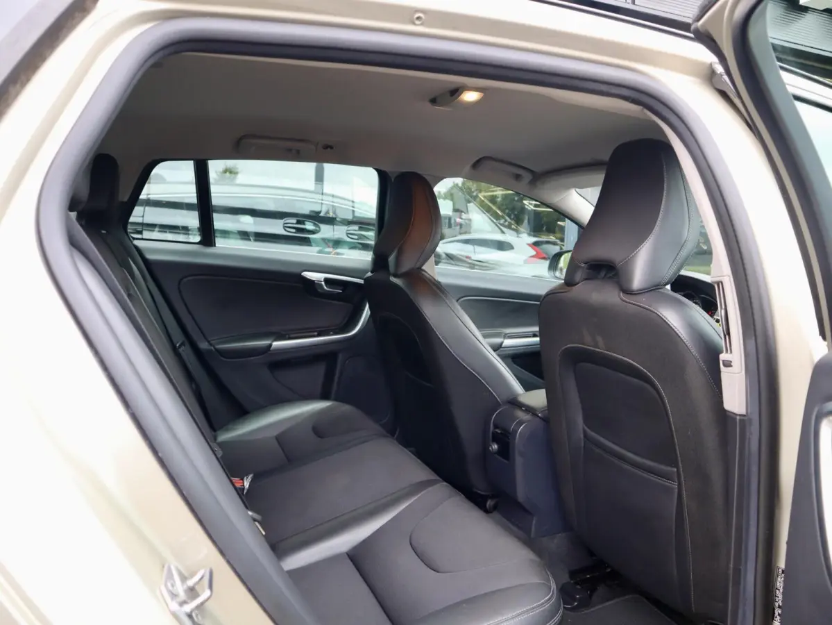 2.0 T3 Nordic+Standkachel-Trekhaak-Dealer onderhouden