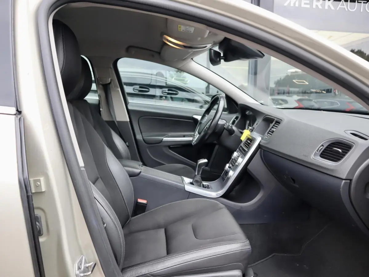 2.0 T3 Nordic+Standkachel-Trekhaak-Dealer onderhouden