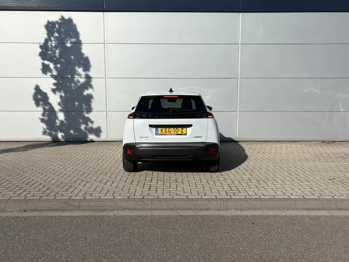 1.2 Hybrid 110 Business | Camera | Navigatie | Cruise Control | Apple Carplay/Android Auto