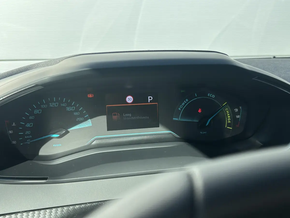 1.2 Hybrid 110 Business | Camera | Navigatie | Cruise Control | Apple Carplay/Android Auto