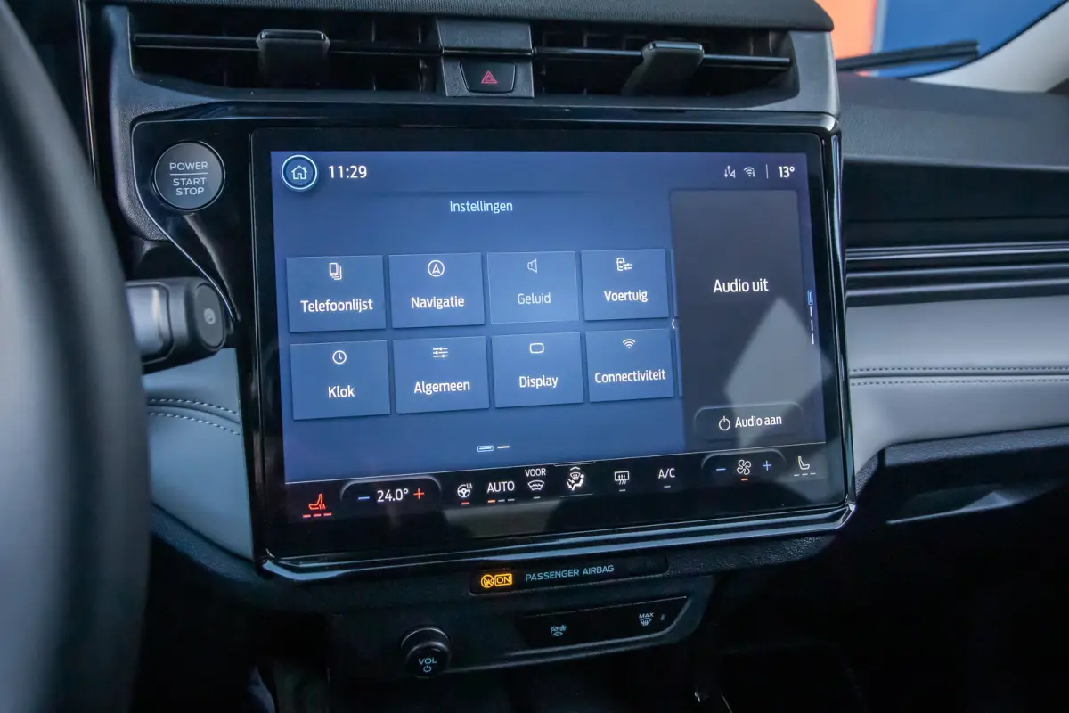 44 kWh | Camera | Stuur/stoel/voorruit verwarming | Apple Carplay/Android Auto | Cruise control | Full-LED koplampen | Digitaal dashboard | Achteruitrijcamera | Apple Carplay/Android Auto|te