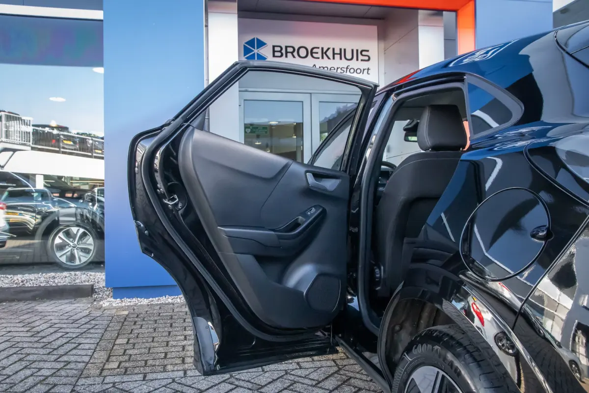 44 kWh | Camera | Stuur/stoel/voorruit verwarming | Apple Carplay/Android Auto | Cruise control | Full-LED koplampen | Digitaal dashboard | Achteruitrijcamera | Apple Carplay/Android Auto|te