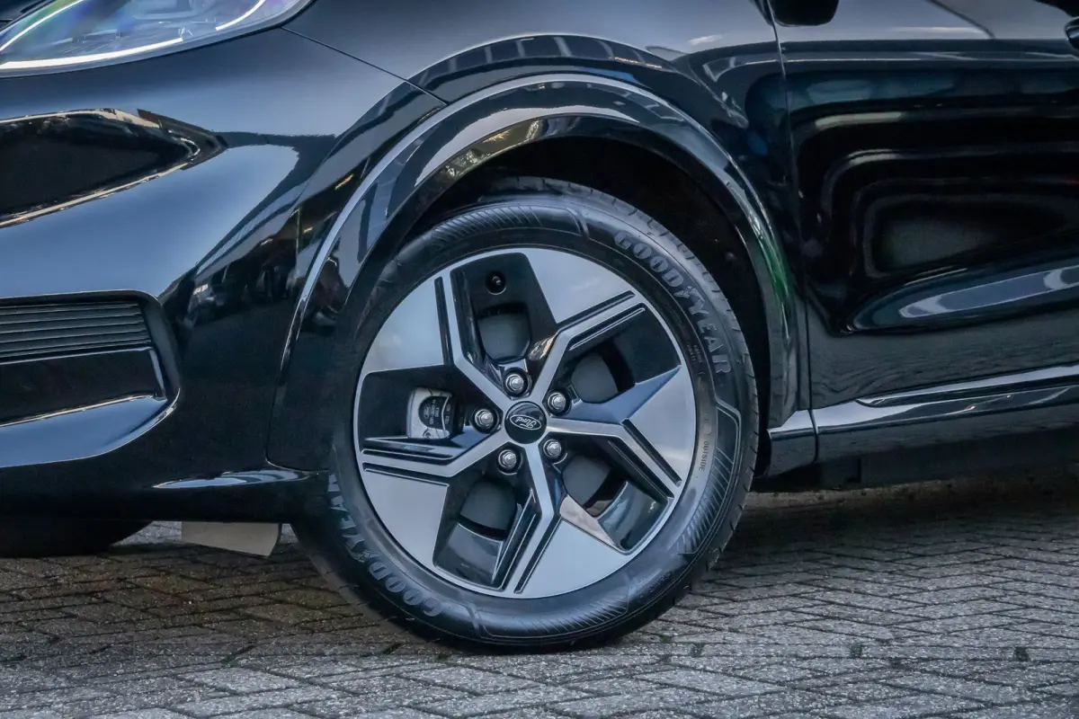 44 kWh | Camera | Stuur/stoel/voorruit verwarming | Apple Carplay/Android Auto | Cruise control | Full-LED koplampen | Digitaal dashboard | Achteruitrijcamera | Apple Carplay/Android Auto|te