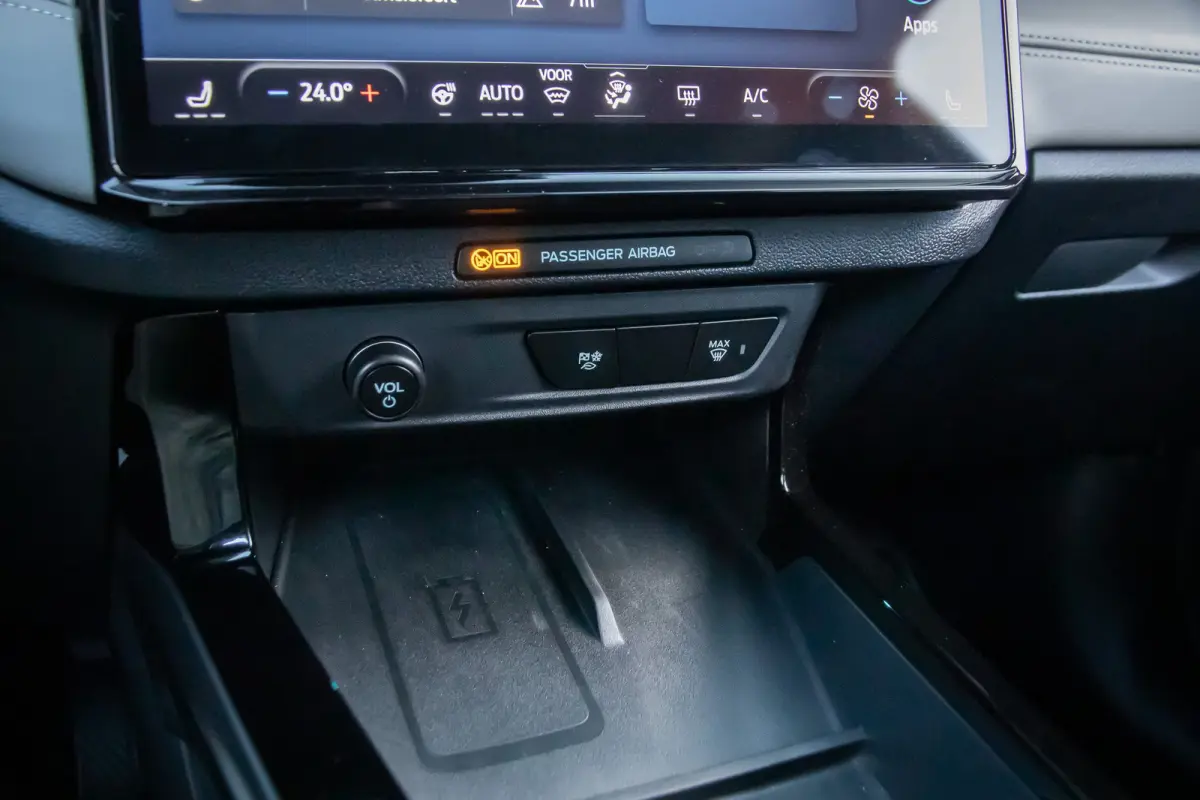 44 kWh | Camera | Stuur/stoel/voorruit verwarming | Apple Carplay/Android Auto | Cruise control | Full-LED koplampen | Digitaal dashboard | Achteruitrijcamera | Apple Carplay/Android Auto|te