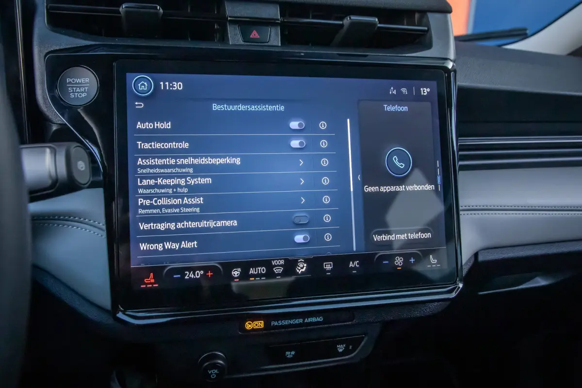 44 kWh | Camera | Stuur/stoel/voorruit verwarming | Apple Carplay/Android Auto | Cruise control | Full-LED koplampen | Digitaal dashboard | Achteruitrijcamera | Apple Carplay/Android Auto|te