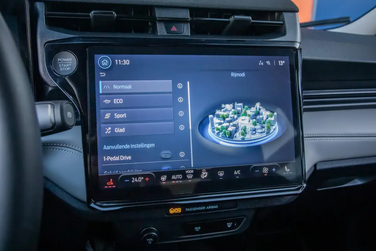 44 kWh | Camera | Stuur/stoel/voorruit verwarming | Apple Carplay/Android Auto | Cruise control | Full-LED koplampen | Digitaal dashboard | Achteruitrijcamera | Apple Carplay/Android Auto|te