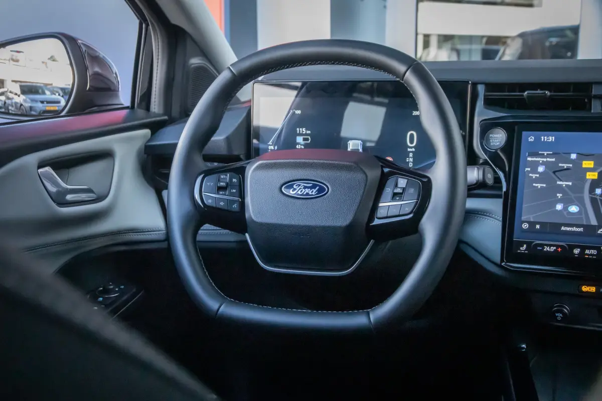 44 kWh | Camera | Stuur/stoel/voorruit verwarming | Apple Carplay/Android Auto | Cruise control | Full-LED koplampen | Digitaal dashboard | Achteruitrijcamera | Apple Carplay/Android Auto|te