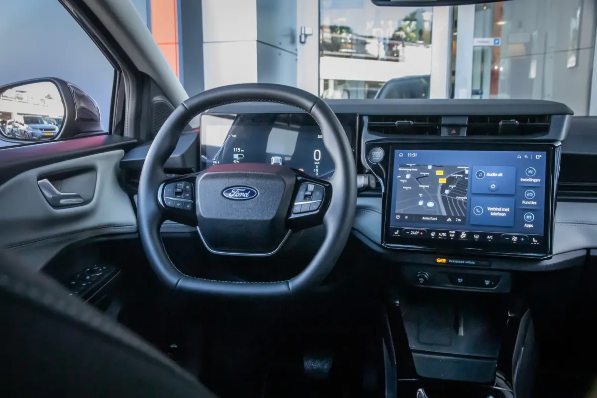 44 kWh | Camera | Stuur/stoel/voorruit verwarming | Apple Carplay/Android Auto | Cruise control | Full-LED koplampen | Digitaal dashboard | Achteruitrijcamera | Apple Carplay/Android Auto|te