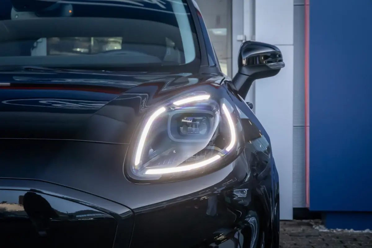 44 kWh | Camera | Stuur/stoel/voorruit verwarming | Apple Carplay/Android Auto | Cruise control | Full-LED koplampen | Digitaal dashboard | Achteruitrijcamera | Apple Carplay/Android Auto|te