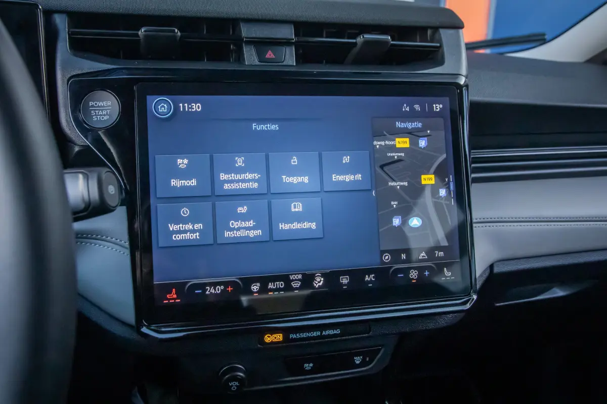 44 kWh | Camera | Stuur/stoel/voorruit verwarming | Apple Carplay/Android Auto | Cruise control | Full-LED koplampen | Digitaal dashboard | Achteruitrijcamera | Apple Carplay/Android Auto|te