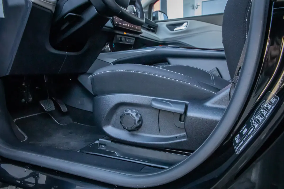 44 kWh | Camera | Stuur/stoel/voorruit verwarming | Apple Carplay/Android Auto | Cruise control | Full-LED koplampen | Digitaal dashboard | Achteruitrijcamera | Apple Carplay/Android Auto|te
