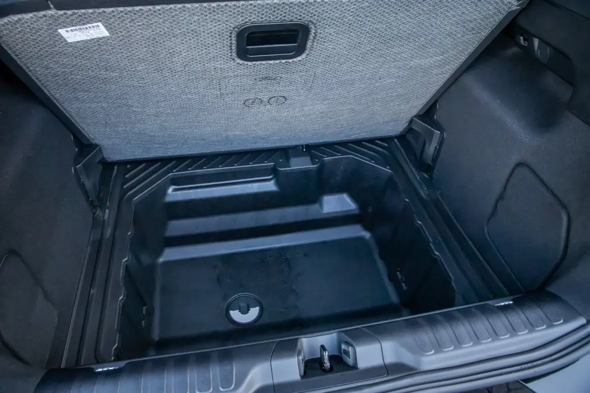 44 kWh | Camera | Stuur/stoel/voorruit verwarming | Apple Carplay/Android Auto | Cruise control | Full-LED koplampen | Digitaal dashboard | Achteruitrijcamera | Apple Carplay/Android Auto|te
