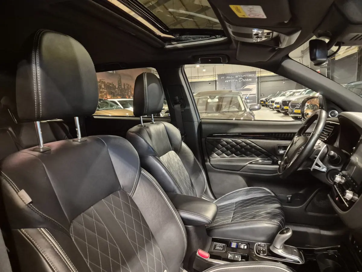 2.4 PHEV Intense+ Schuifdak - Leder - Stoel en Stuurverw - Camera - Navi - Keyless - Trekhaak