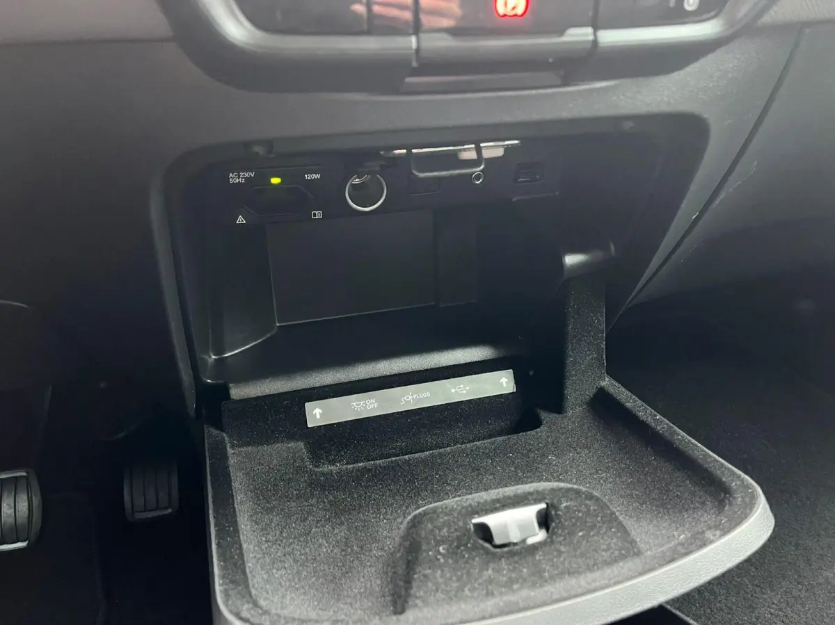 1.2 PureTech Busines 7Pers/Carplay Trekhaak