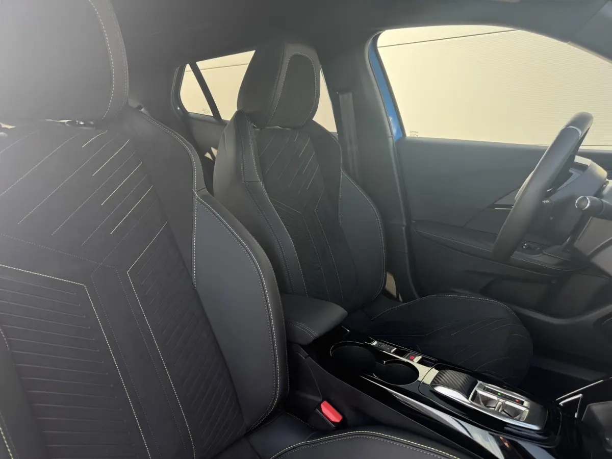 EV GT 54 kWh | Alcantara bekleding | Stoelverwarming | Elektrisch verstelbare stoelen/massage functie | Apple Carplay/Android Auto | Adaptieve Cruise Control | Camera | EVISSA Velgen | Keyle