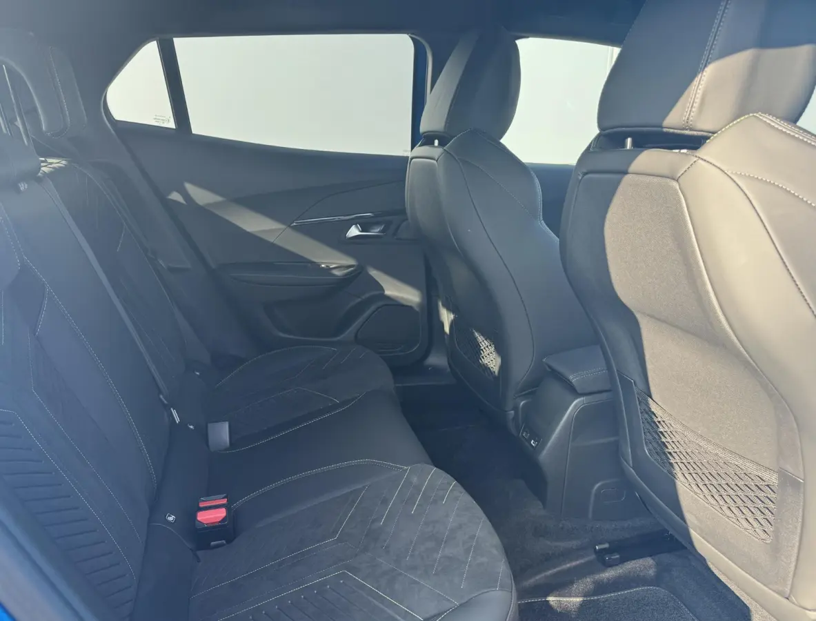 EV GT 54 kWh | Alcantara bekleding | Stoelverwarming | Elektrisch verstelbare stoelen/massage functie | Apple Carplay/Android Auto | Adaptieve Cruise Control | Camera | EVISSA Velgen | Keyle