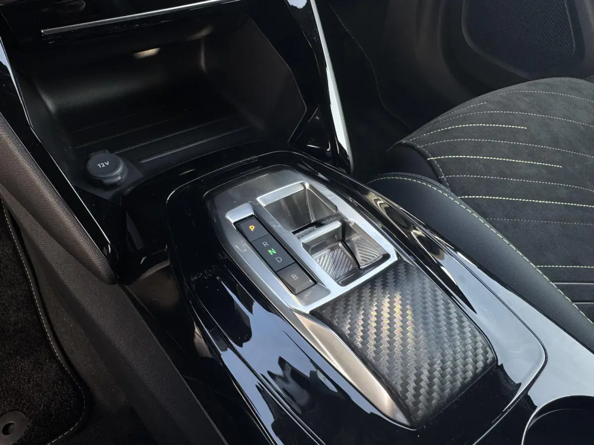 EV GT 54 kWh | Alcantara bekleding | Stoelverwarming | Elektrisch verstelbare stoelen/massage functie | Apple Carplay/Android Auto | Adaptieve Cruise Control | Camera | EVISSA Velgen | Keyle