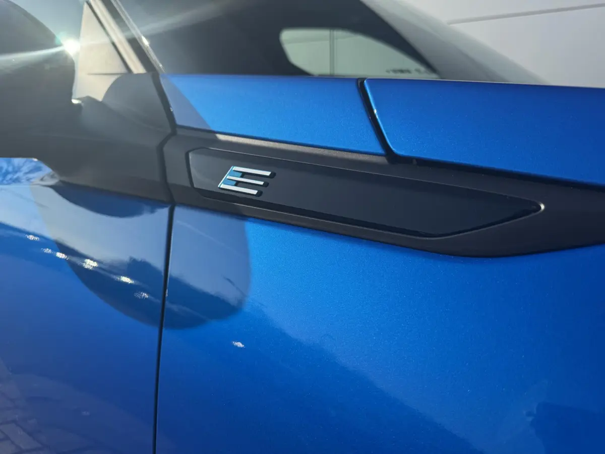 EV GT 54 kWh | Alcantara bekleding | Stoelverwarming | Elektrisch verstelbare stoelen/massage functie | Apple Carplay/Android Auto | Adaptieve Cruise Control | Camera | EVISSA Velgen | Keyle