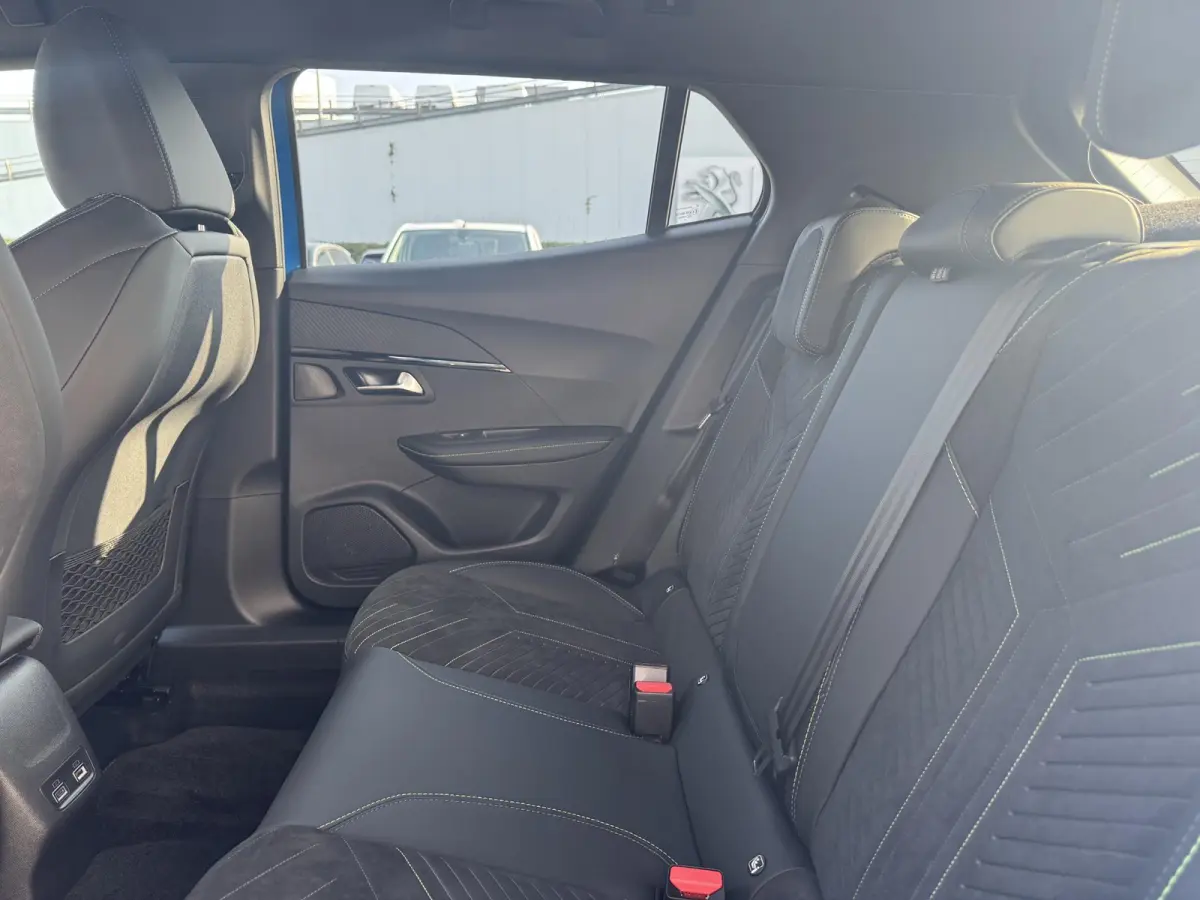 EV GT 54 kWh | Alcantara bekleding | Stoelverwarming | Elektrisch verstelbare stoelen/massage functie | Apple Carplay/Android Auto | Adaptieve Cruise Control | Camera | EVISSA Velgen | Keyle