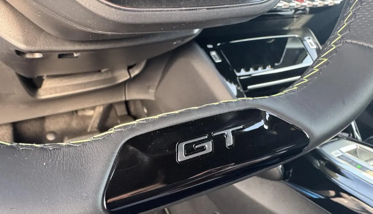 EV GT 54 kWh | Alcantara bekleding | Stoelverwarming | Elektrisch verstelbare stoelen/massage functie | Apple Carplay/Android Auto | Adaptieve Cruise Control | Camera | EVISSA Velgen | Keyle