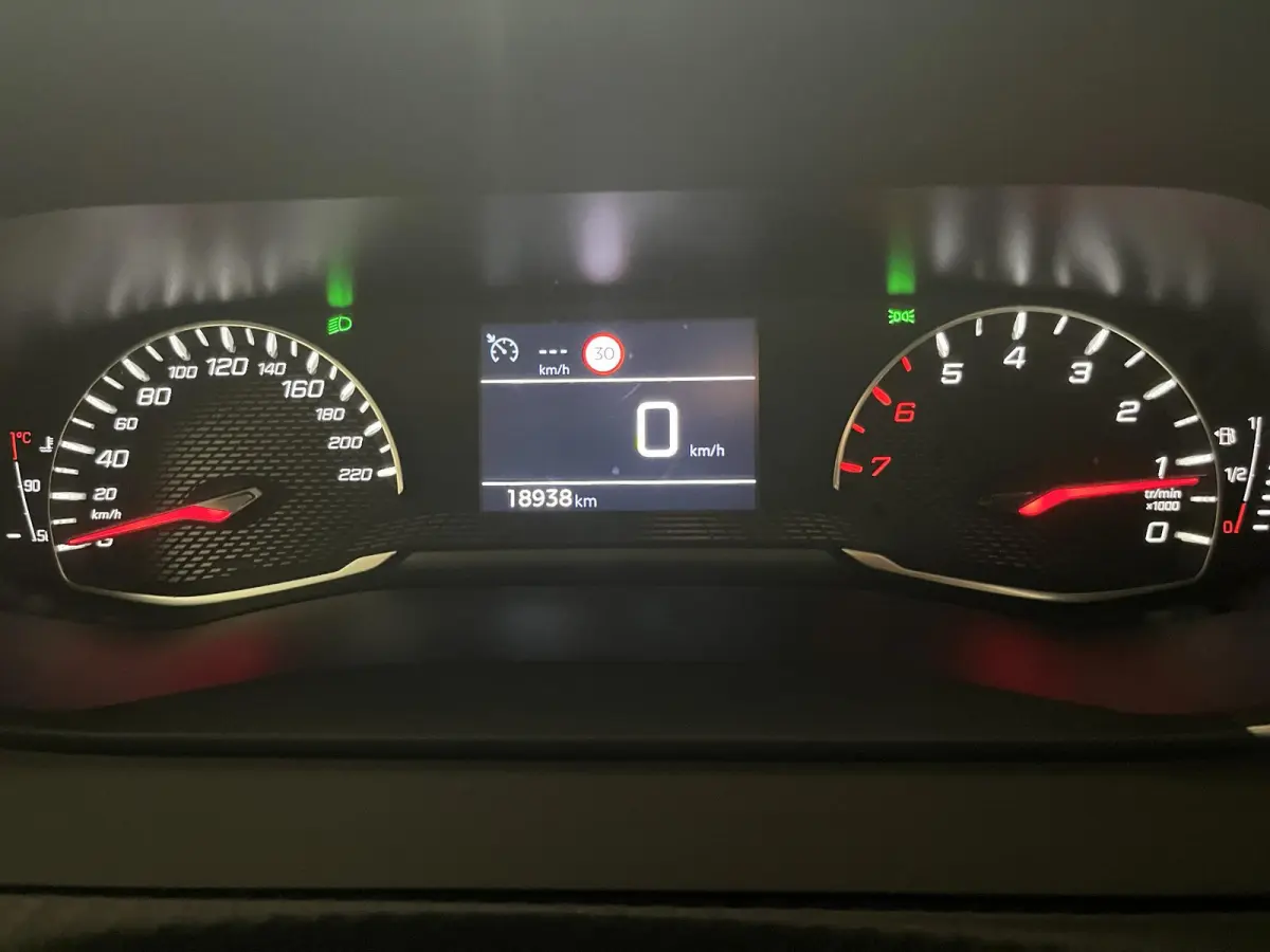 1.2 PureTech 75 Active | APPLE CARPLAY / ANDROID AUTO | NAVIGATIE | PARKEERSENSOREN ACHTER | CRUISE CONTROL |