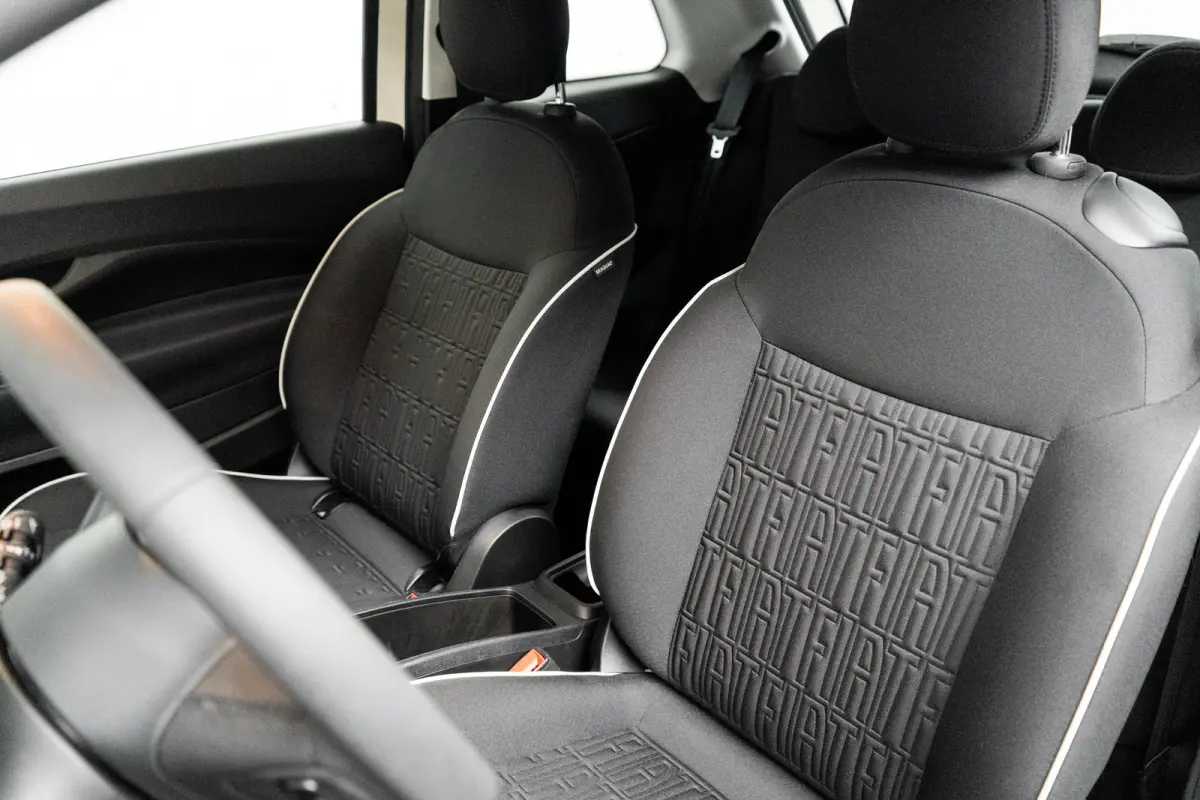 Icon 42 kWh Lichtmetalen velgen | Apple CarPlay/Android Auto | Cruise Controle | Climate Controle | Automatische airconditioning | Handrem elektrisch | Infotainment-systeem: UConnect met DAB
