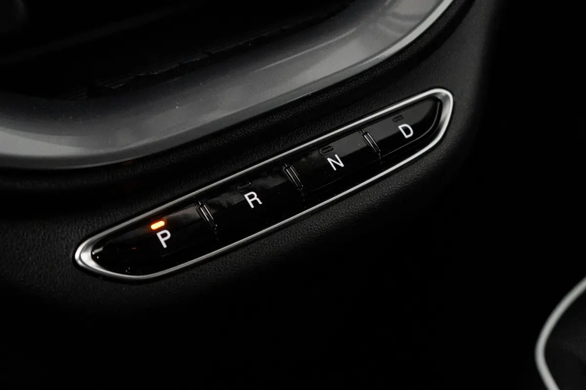 Icon 42 kWh Lichtmetalen velgen | Apple CarPlay/Android Auto | Cruise Controle | Climate Controle | Automatische airconditioning | Handrem elektrisch | Infotainment-systeem: UConnect met DAB
