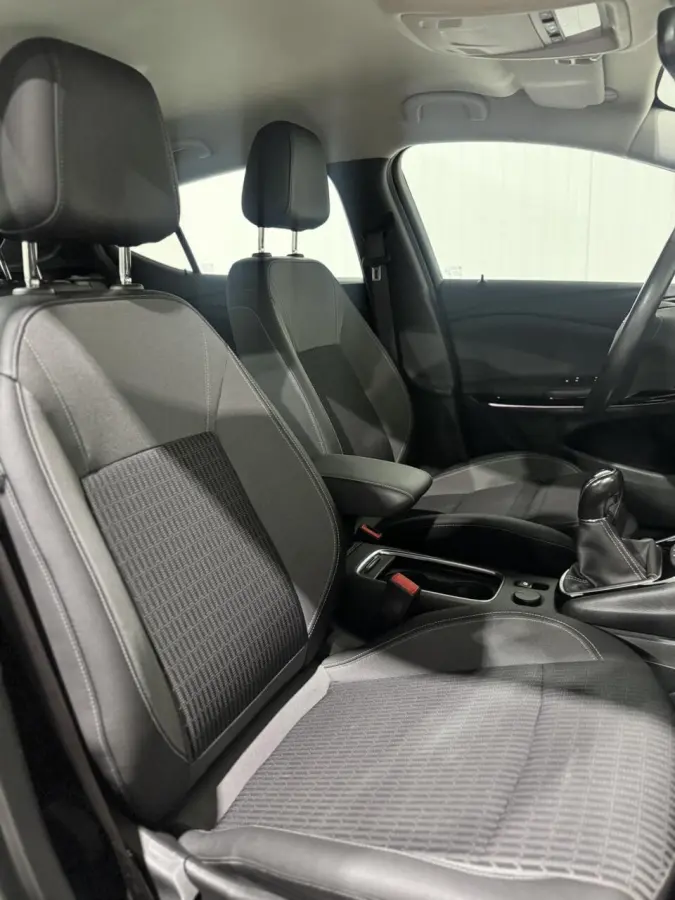 Business Elegance|KEYLESS|CARPLAY|LANE ASSIST