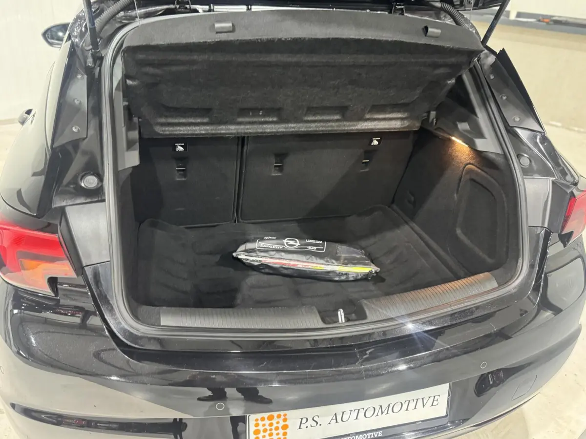Business Elegance|KEYLESS|CARPLAY|LANE ASSIST