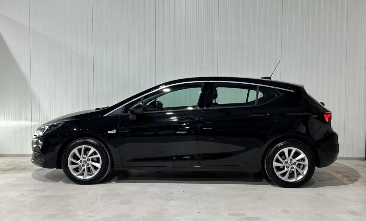 Business Elegance|KEYLESS|CARPLAY|LANE ASSIST